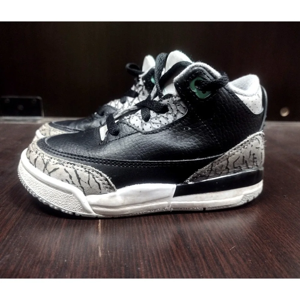 Nike Air Jordan 3 Retro Green Glow Black Wolf Grey DM0968031 Toddler Sneakers 8C